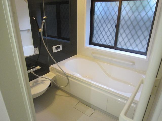 Same specifications photo (bathroom)
