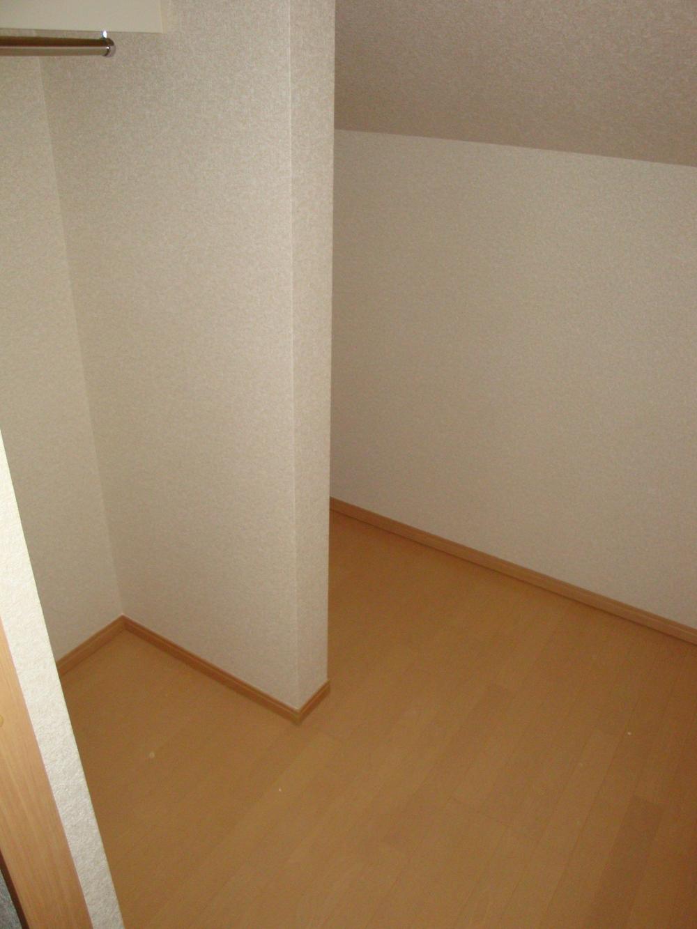 Receipt. Walk-in closet (November 25, 2013) Shooting