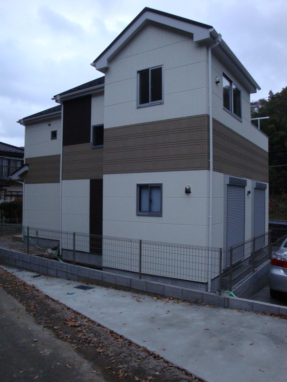 Local photos, including front road. Local (November 25, 2013) Shooting