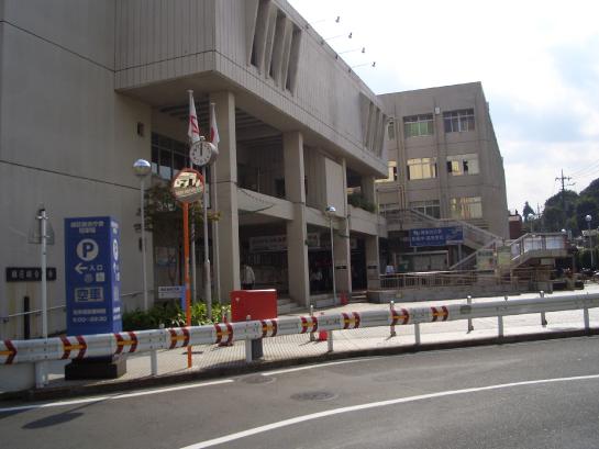 Government office. 200m to the ward office (government office)