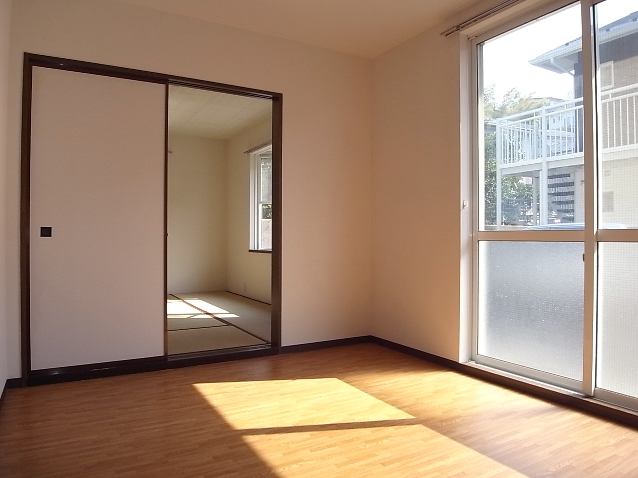 Living and room. Western-style 6 Pledge ・ Japanese-style room 6 quires