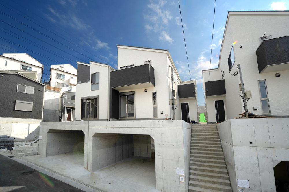 All 28 buildings of the cityscape is born in a good location that the station walk 9 minutes.