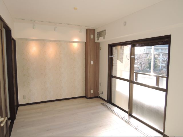 Living and room
