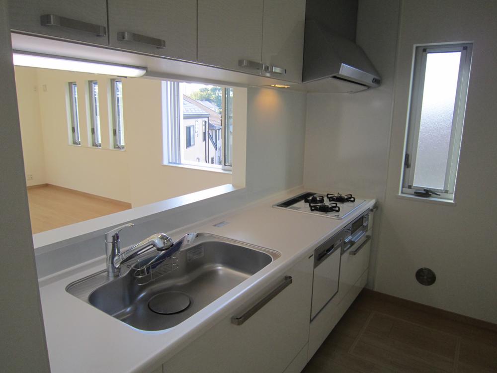 Kitchen. Face-to-face kitchen, Water filter ・ It is with a dishwasher. 
