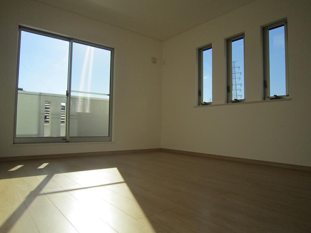 This room is also bright sunshine! 