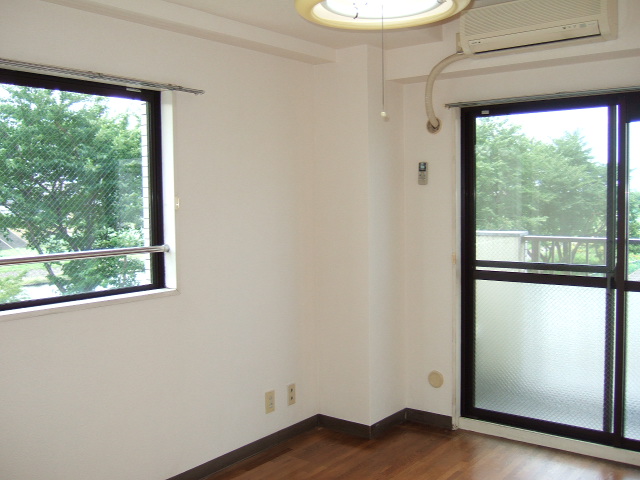 Other room space. Western style room