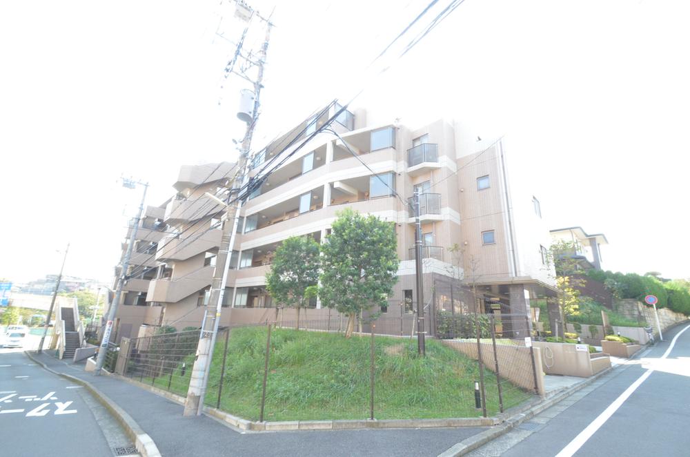 Local appearance photo. Local (10 May 2013) Shooting