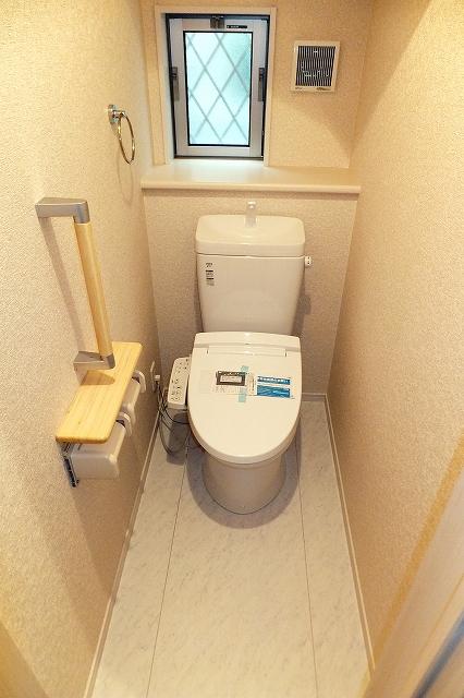 Toilet. 5 Building room (October 21, 2013) Shooting