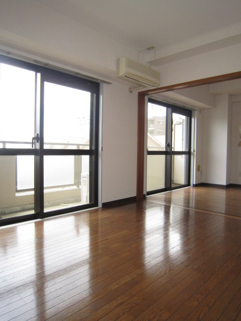 Living and room