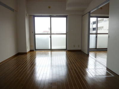 Living and room. A light and airy living room