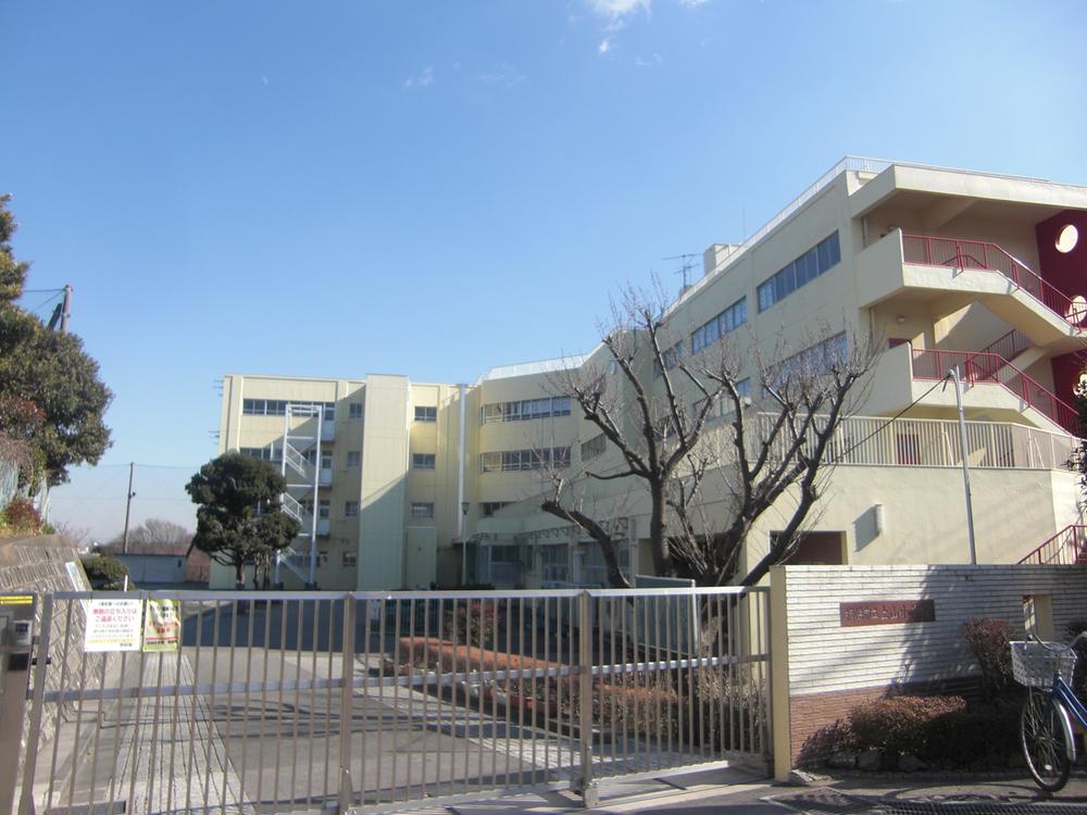 Primary school. 550m to Yokohama Municipal Ueyama Elementary School