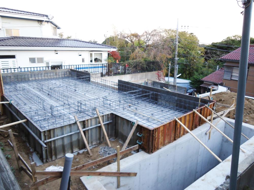 Local appearance photo. Local (11 May 2013) Shooting ◆ Day view good! ◆ Solar power generation system as standard equipment! ◆ All-electric!