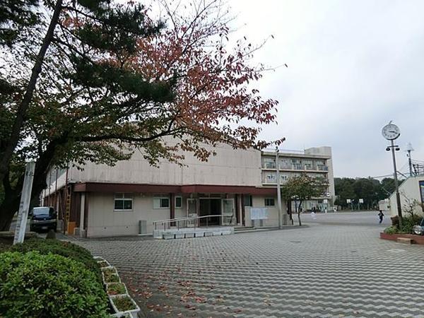 Primary school. 515m to Yokohama Municipal Bessho Elementary School