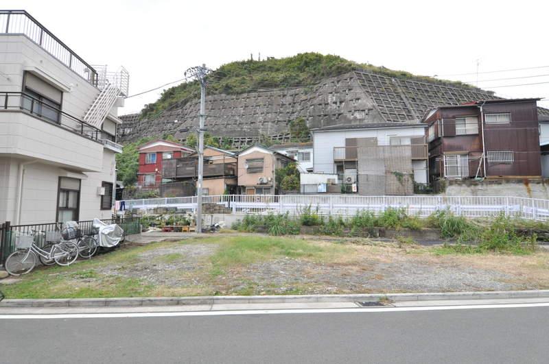 Local appearance photo. It is a quiet residential area