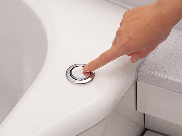 Bathing-wash room.  [One push drainage plug] To not bend down, You can easily drained by simply pressing lightly with a finger.