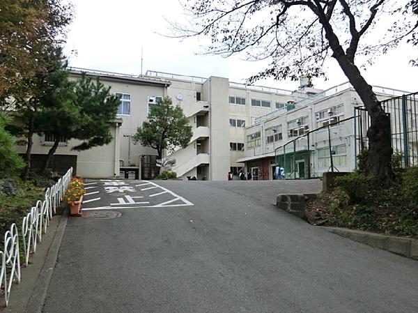 Junior high school. 600m to Yokohama Municipal Minamigaoka junior high school