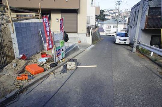 Local photos, including front road. Frontal road