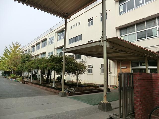 Primary school. 779m to Yokohama Municipal Fujinoki Elementary School