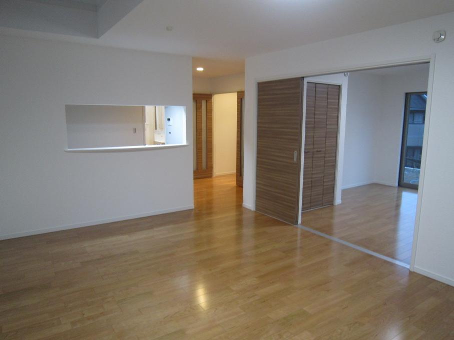 Living. Local (12 May 2013) Shooting