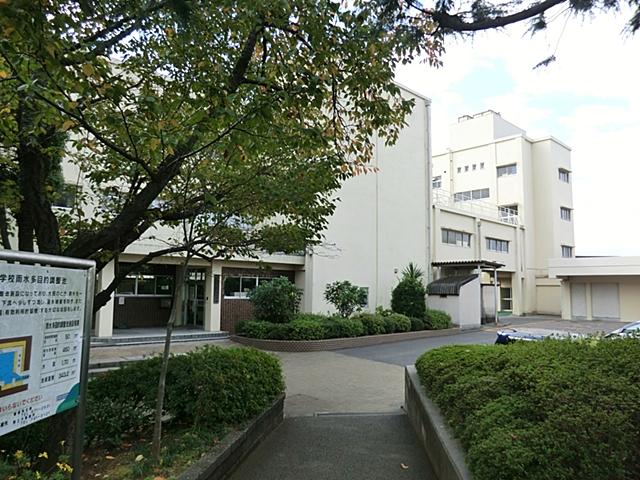 Primary school. 890m to Yokohama Municipal six River Elementary School