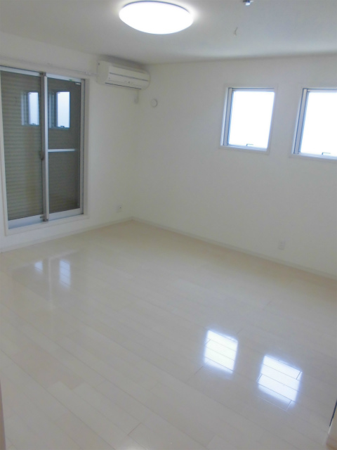 Other room space. Because there are some windows the room is there is a very bright feeling of freedom