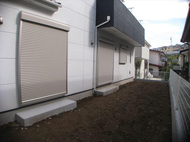Local appearance photo. Two cars in the completed local land 47 square meters and a wide Nantei!