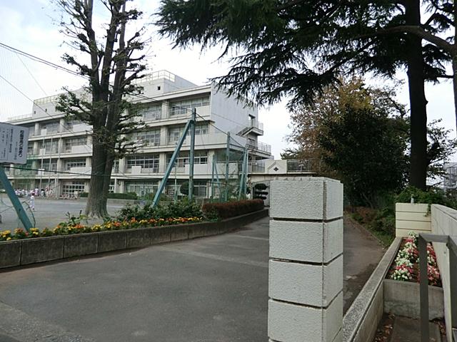 Primary school. 600m to Ishikawa Elementary School