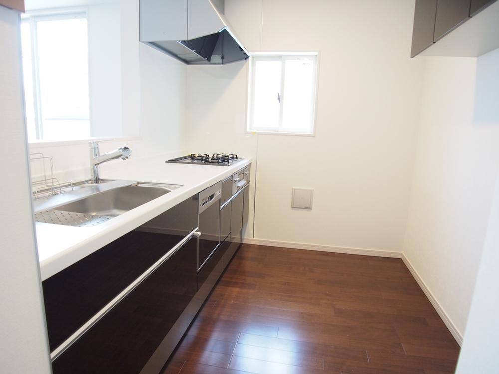 Same specifications photo (kitchen). The company example of construction (kitchen)