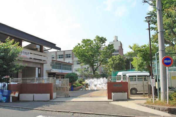 Other. About 1000m to Nagata, junior high school
