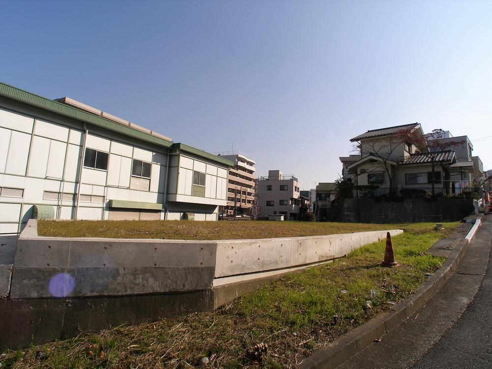 Local appearance photo. Good is per yang!