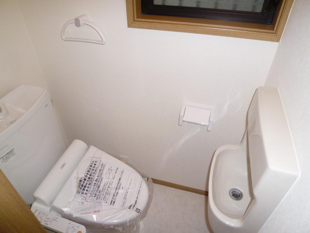 Toilet. Indoor (November 18, 2013) Shooting