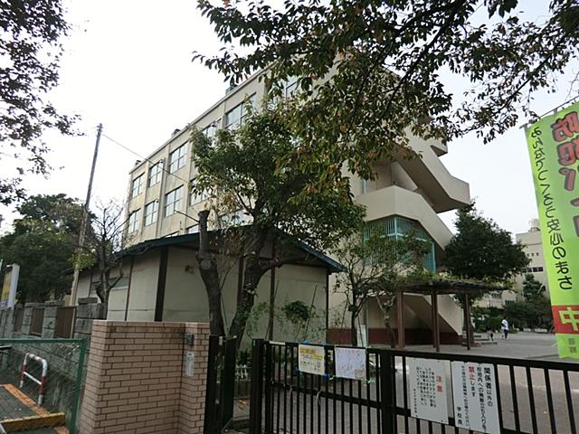 Primary school. 810m to Yokohama Municipal Idoketani Elementary School