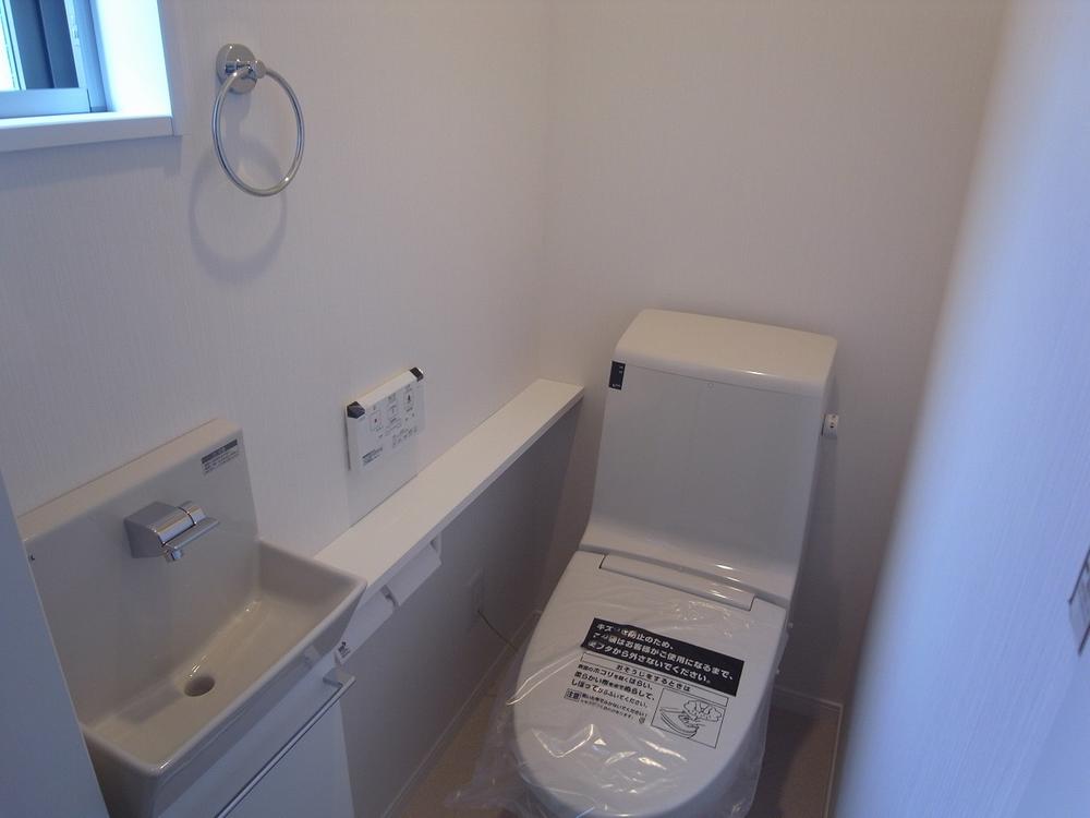 Toilet. Indoor (September 2013) Shooting