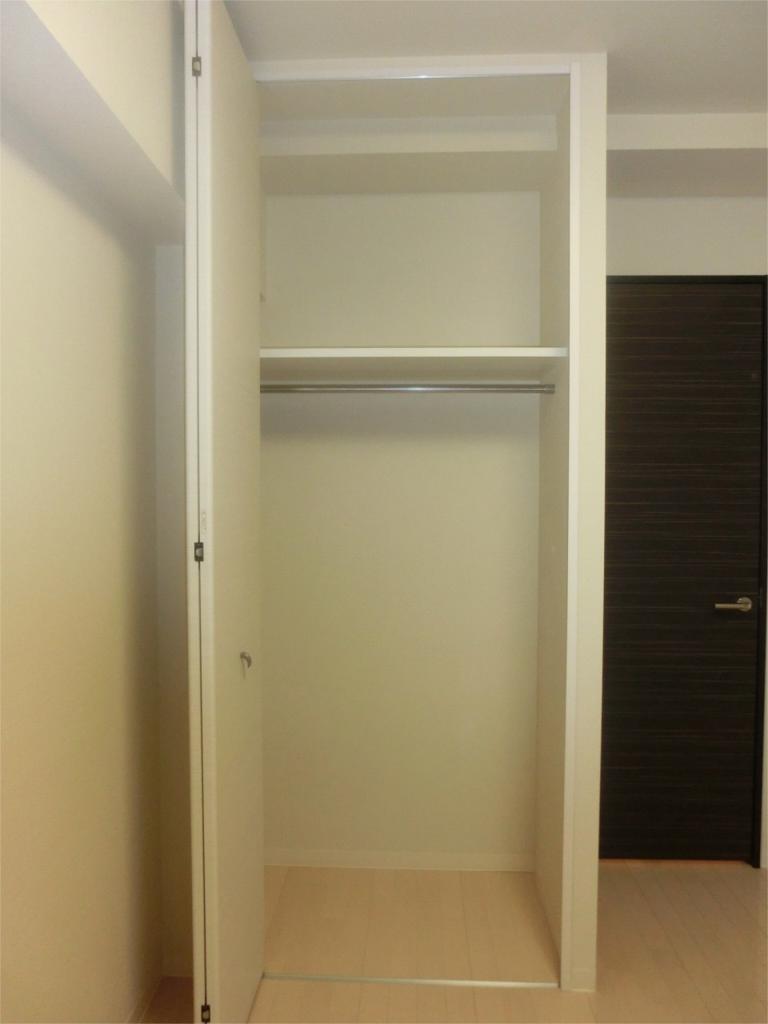 Receipt. A height closet