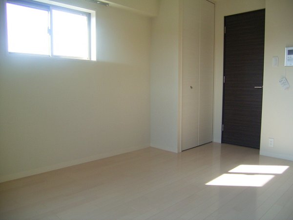 Other room space. Day good