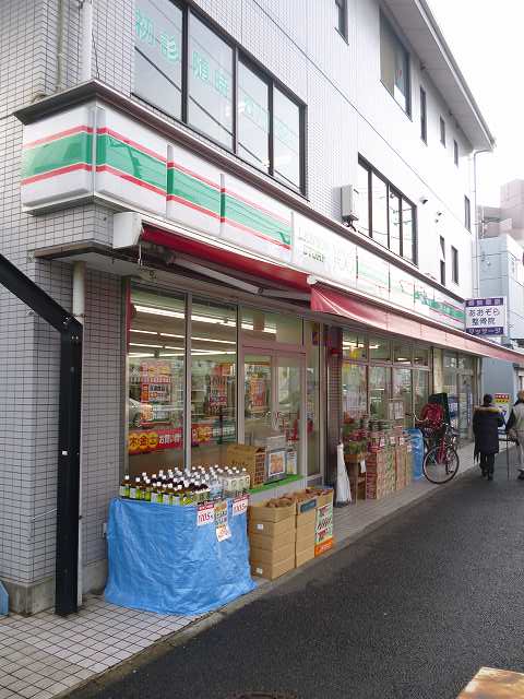 Convenience store. STORE100 Gumyoji mouth store (convenience store) to 563m
