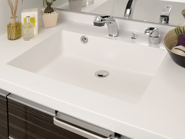 Bathing-wash room.  [Square ball-integrated counter] Bathroom vanity with a top plate Square ball and artificial marble finish of integral. No dirt of the groove of the top plate and the ball, Also easy daily cleaning.