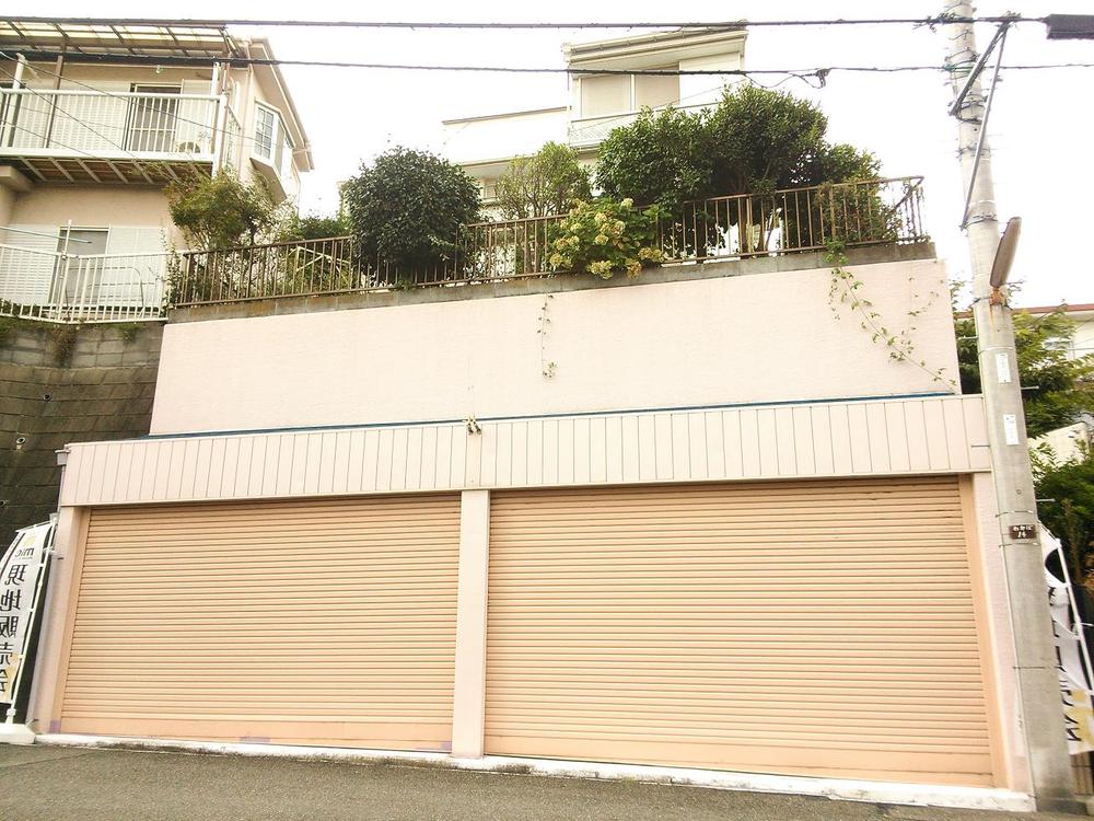 Parking lot. Local (September 2013) Shooting. Two underground garage Bun'yu. 