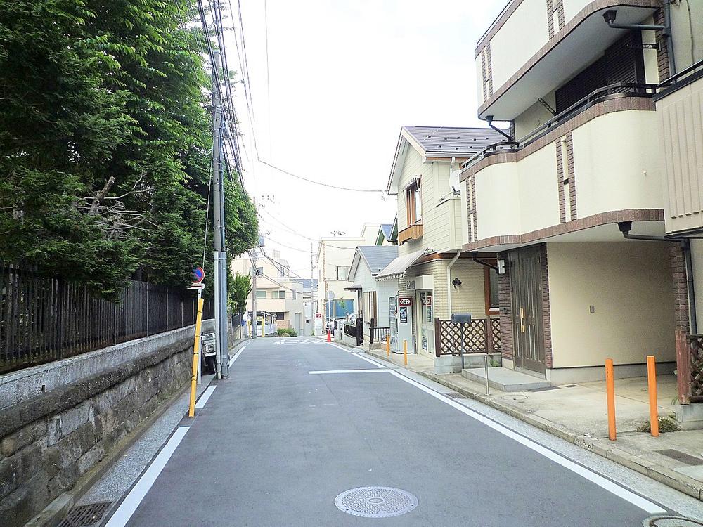 Local photos, including front road. There is a feeling of opening local (May 2013) Shooting