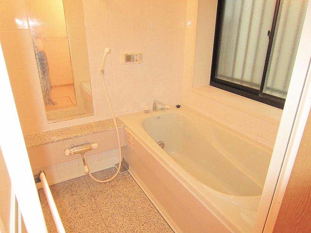 Bathroom. 1 pyeong type of spacious bathroom (May 2013) Shooting