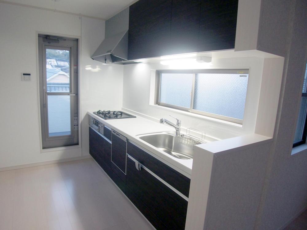 Same specifications photo (kitchen). Example of construction (kitchen)