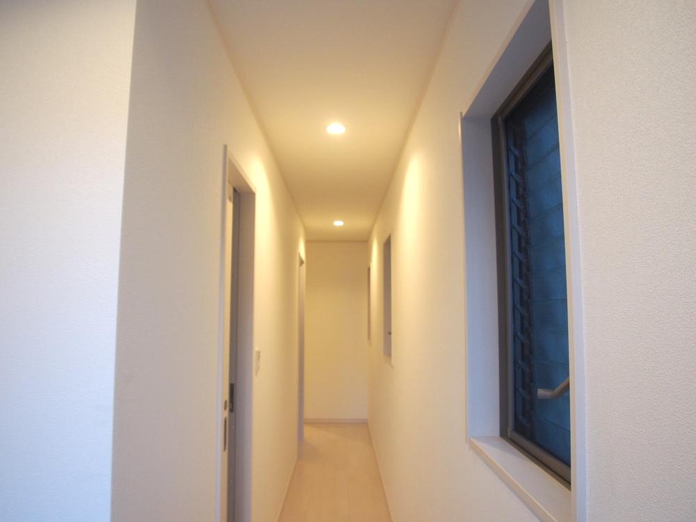 Same specifications photos (Other introspection). Example of construction (the hallway)