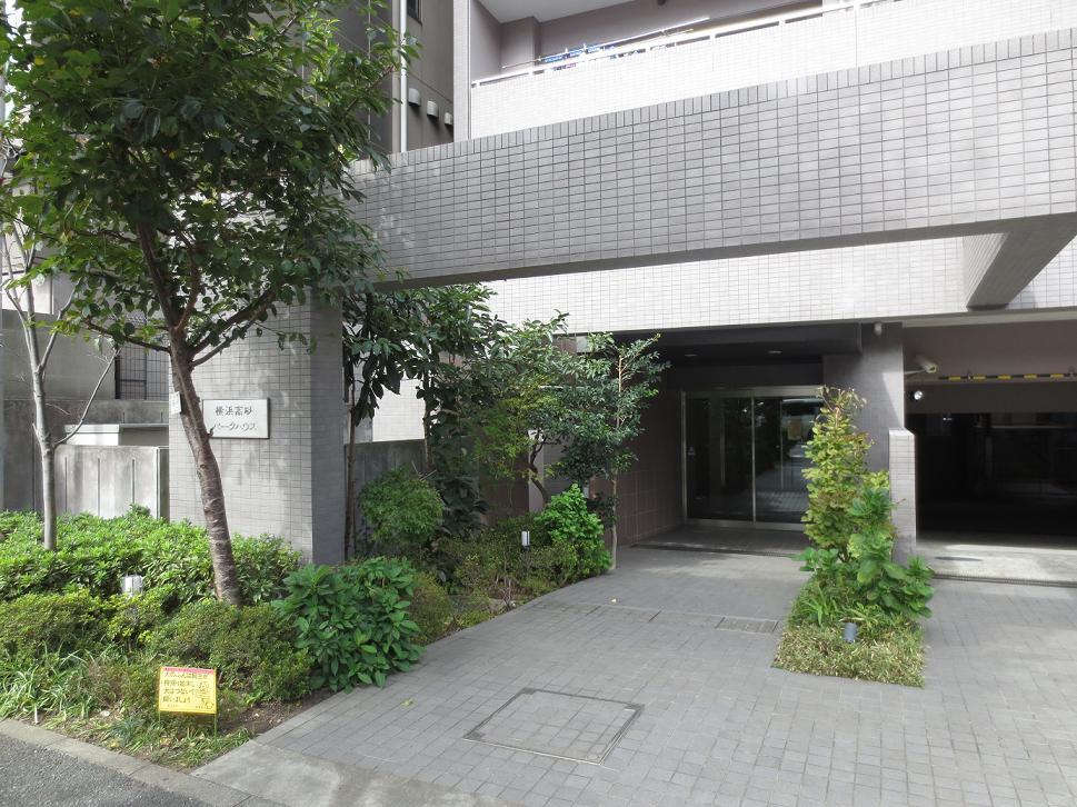 Entrance. Common areas