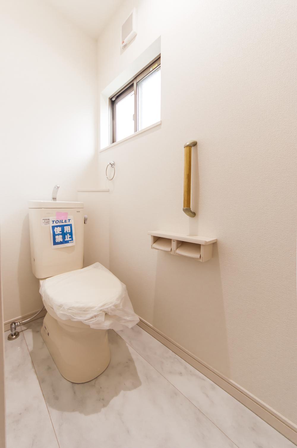 Toilet. Washlet toilet (6 Building)