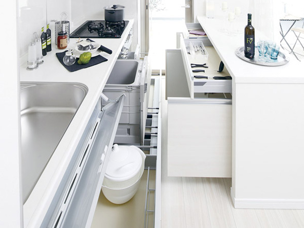 Kitchen.  [Kitchen storage (with Bull motion function)] To the sink bottom, Even vigorously closed, Decelerated just before, Adopt a quiet close slide housing with a soft-close function. It was considered so also easy to take out the heavy stuff.