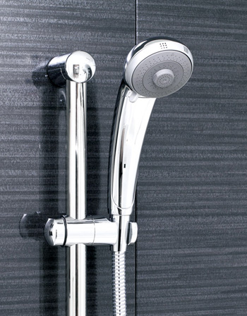 Bathing-wash room.  [Shower slide bar] You can set the shower head to the position of the up and down your choice according to height. Bath time is so comfortable wash the whole body in a comfortable position.