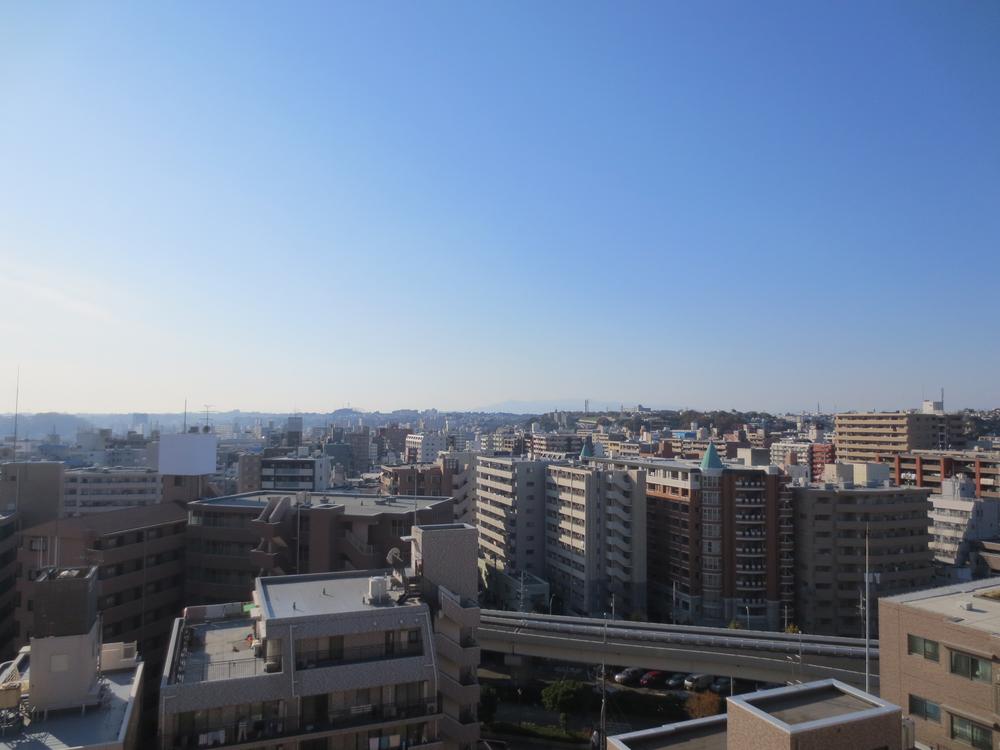 View photos from the dwelling unit. Since the high floor of, There is no building, etc. to block the view to the front, View will spread a feeling of opening.