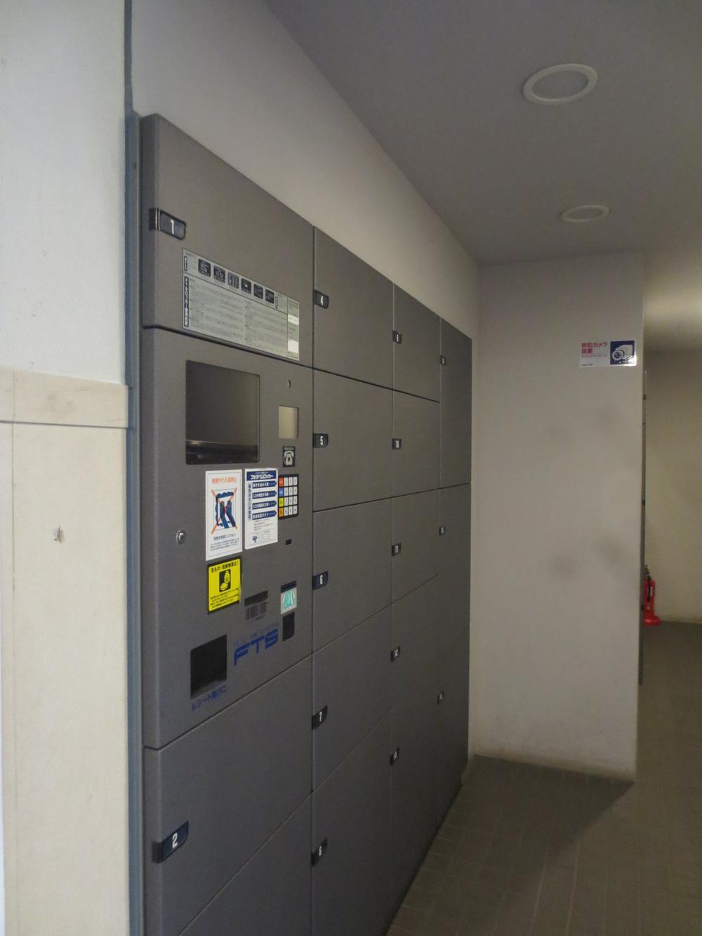 Other common areas. Home delivery locker. It is convenient to the baggage claim at the time of absence.