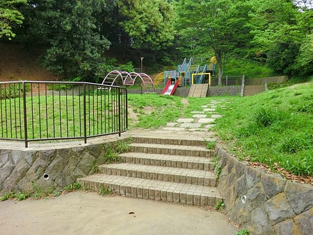 park. 1440m to Gumyoji park