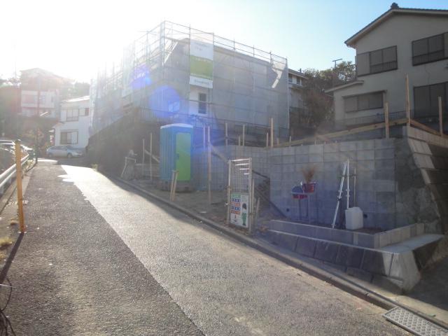 Local photos, including front road. Local (11 May 2013) Shooting